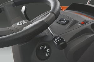 ΤΡΑΚΤΕΡ ΚΗΠΟΥ HUSQVARNA TC 138L Χειροκίνητη σύμπλεξη λεπίδων