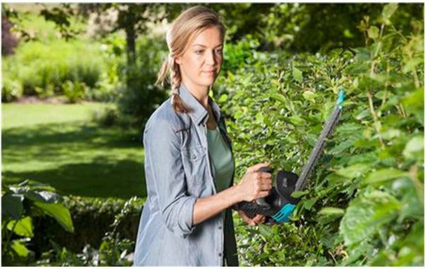 ΗΛΕΚΤΡΙΚΟ ΜΠΟΡΝΤΟΥΡΟΨΑΛΙΔΟ GARDENA EASYCUT 420/45 9830-20 hlekriko-bourdouropsalido-gardena-2