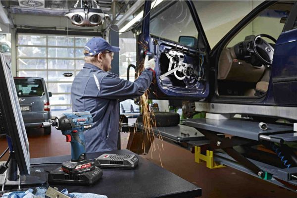 ΚΑΤΣΑΒΙΔΙ ΠΑΛΜΙΚΟ ΜΠΑΤΑΡΙΑΣ BOSCH GDR 12V-110 EC SOLO +LBOXX bosch-gdr-12v-110-palmiko-katsavidi-mpatarias-brushless-8 (1)