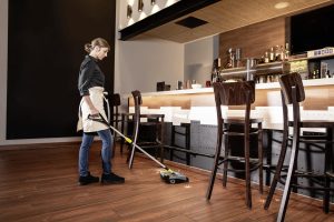 ΕΠΑΝΑΦΟΡΤΙΖΟΜΕΝΟ ΣΚΟΥΠΑΚΙ KARCHER ΕΒ30/1 LI-LON ΕΠΑΝΑΦΟΡΤΙΖΟΜΕΝΟ ΣΚΟΥΠΑΚΙ KARCHER ΕΒ30/1 LI-LON