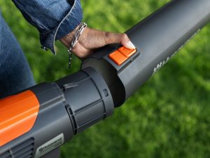 ΦΥΣΗΤΗΡΑΣ ΜΠΑΤΑΡΙΑΣ HUSQVARNA 122iB ΜΕ ΜΠΑΤΑΡΙΑ 40-Β140 & ΦΟΡΤΙΣΤΗ 40-C80