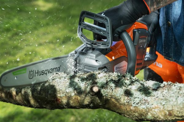 ΑΛΥΣΟΠΡΙΟΝΟ ΜΠΑΤΑΡΙΑΣ HUSQVARNA 215i-12″(ΜΕ ΜΠΑΤΑΡΙΑ 40-Β70 & ΦΟΡΤΙΣΤΗ 40-C80) 970792004-4